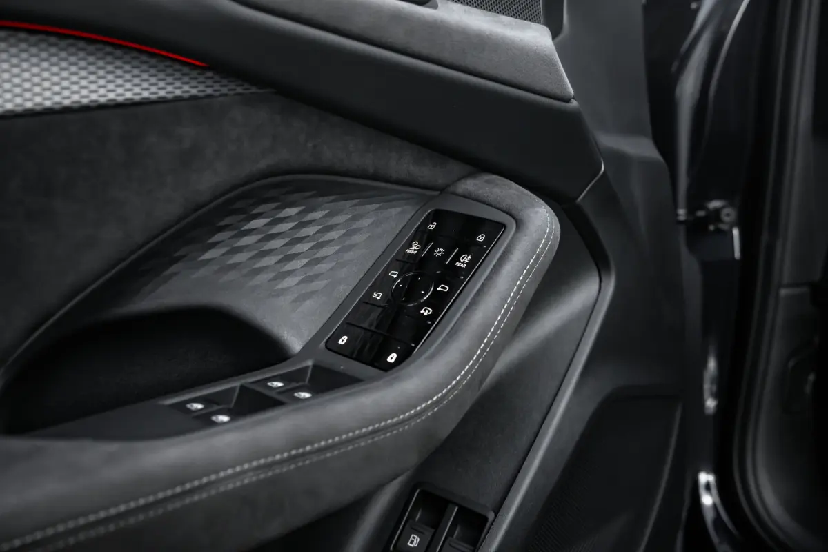 S edition, A5 (2025) | Adaptive cruise control | Aluminium optiek in het interieur | Audi smartphone interface