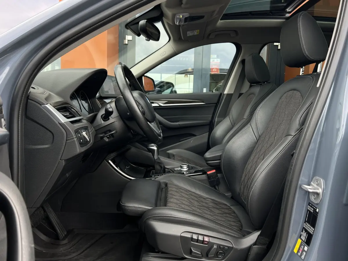 XDrive25e eDrive|Pano|Trekhaak|Sfeerverl.|HUD|Memory