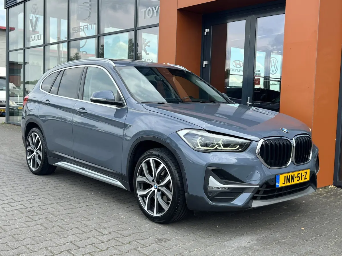 XDrive25e eDrive|Pano|Trekhaak|Sfeerverl.|HUD|Memory
