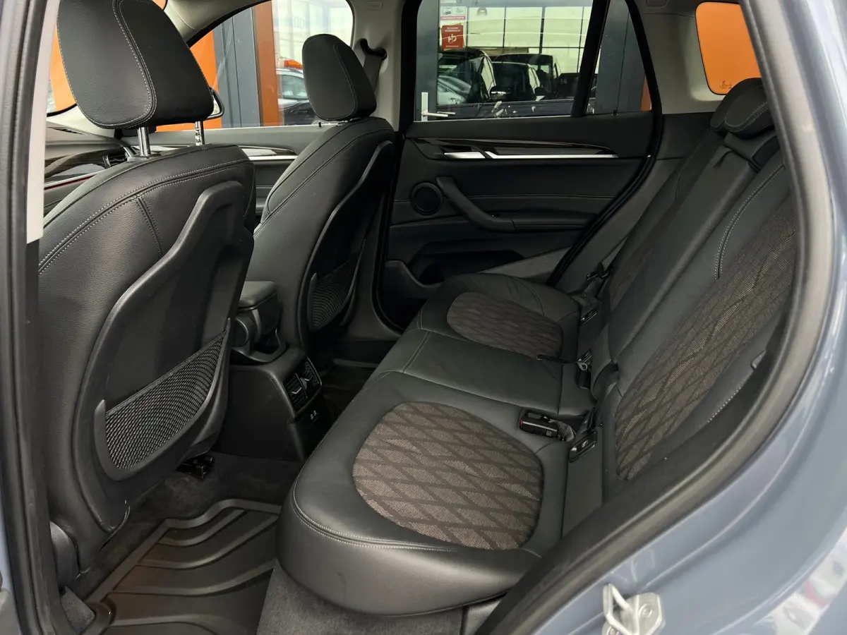 XDrive25e eDrive|Pano|Trekhaak|Sfeerverl.|HUD|Memory