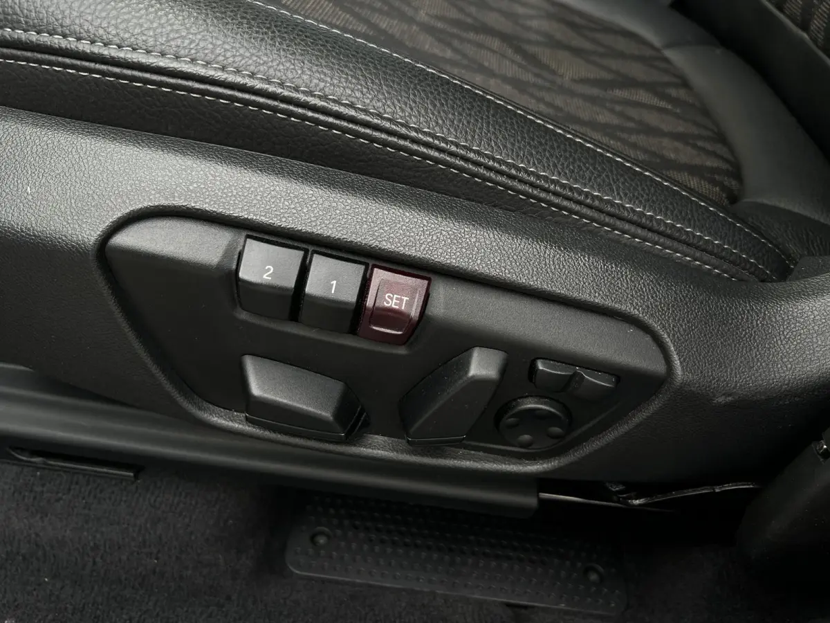 XDrive25e eDrive|Pano|Trekhaak|Sfeerverl.|HUD|Memory