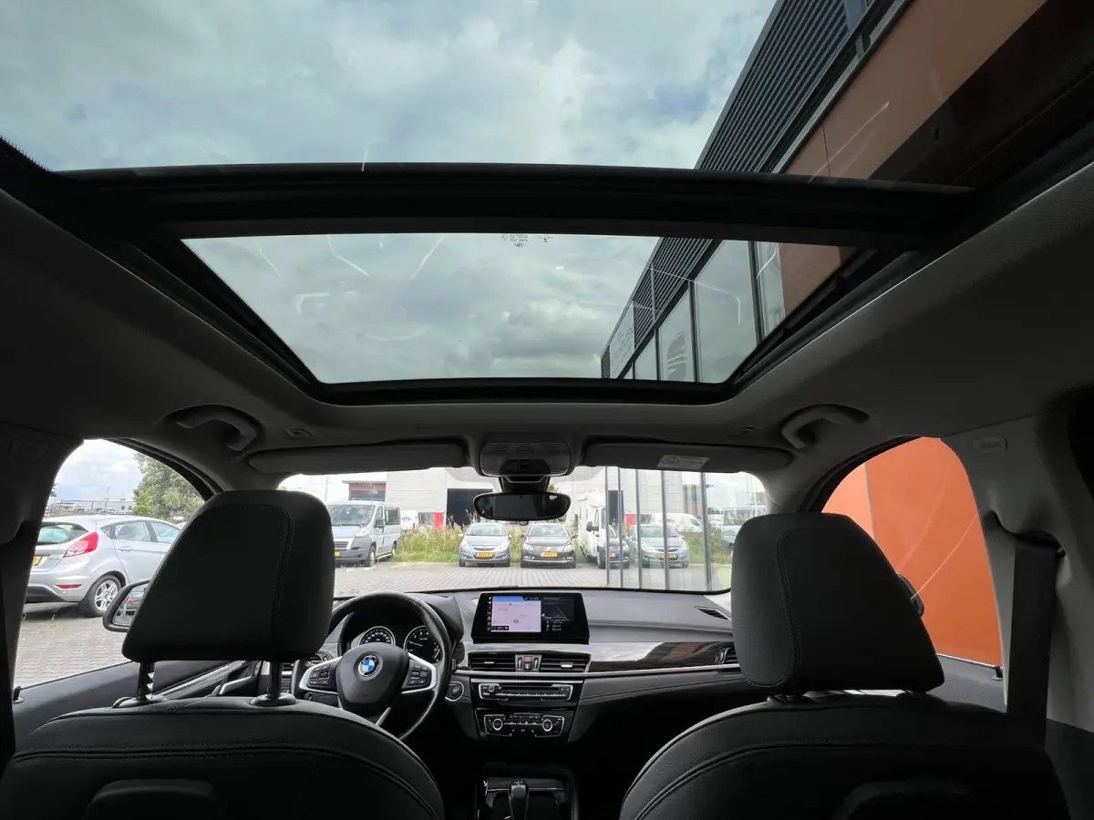 XDrive25e eDrive|Pano|Trekhaak|Sfeerverl.|HUD|Memory
