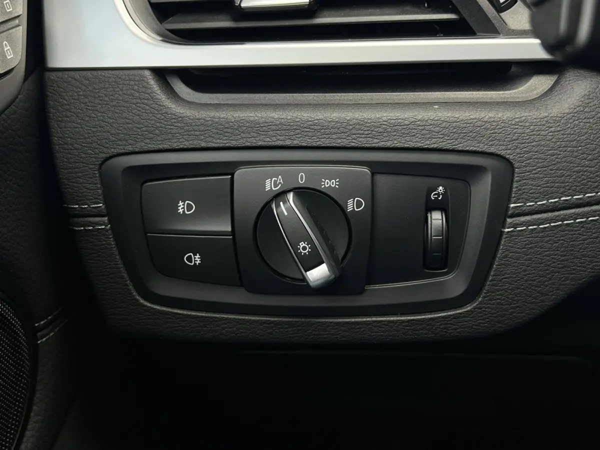 XDrive25e eDrive|Pano|Trekhaak|Sfeerverl.|HUD|Memory