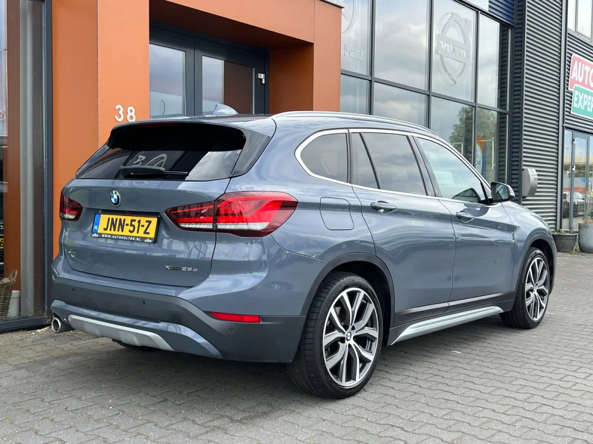 XDrive25e eDrive|Pano|Trekhaak|Sfeerverl.|HUD|Memory