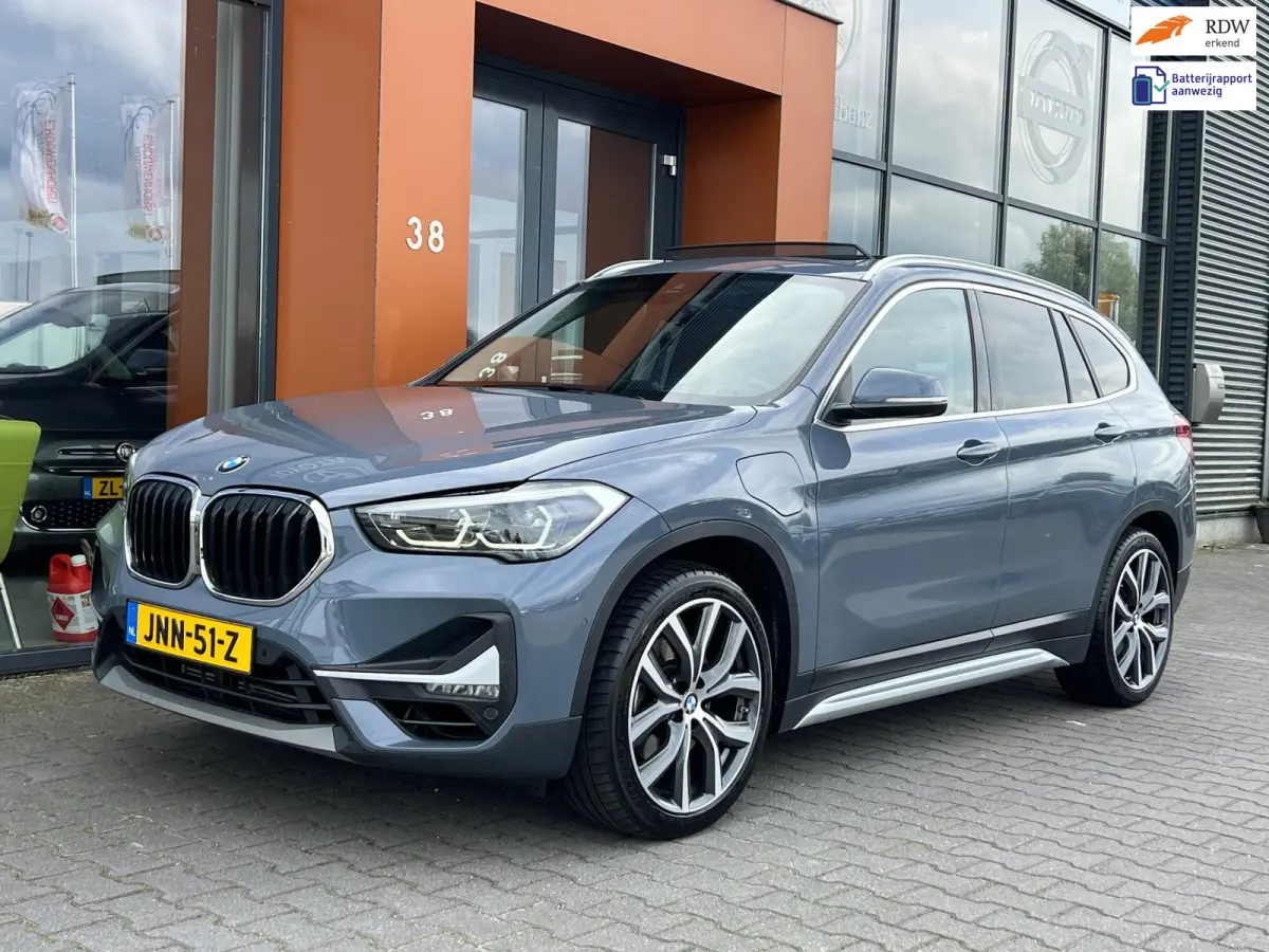 XDrive25e eDrive|Pano|Trekhaak|Sfeerverl.|HUD|Memory