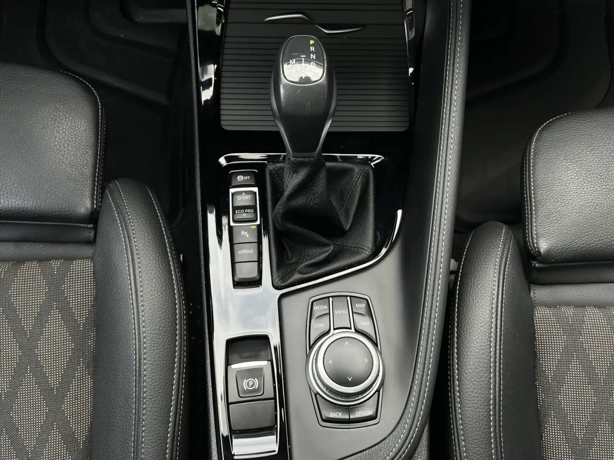 XDrive25e eDrive|Pano|Trekhaak|Sfeerverl.|HUD|Memory