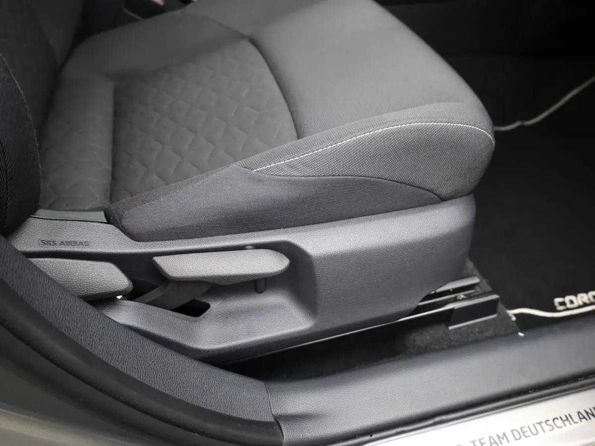 1.8 Hybrid Dynamic | Keyless | Trekhaak | Stuur & Stoel verwarming | Prijs Rijklaar!!