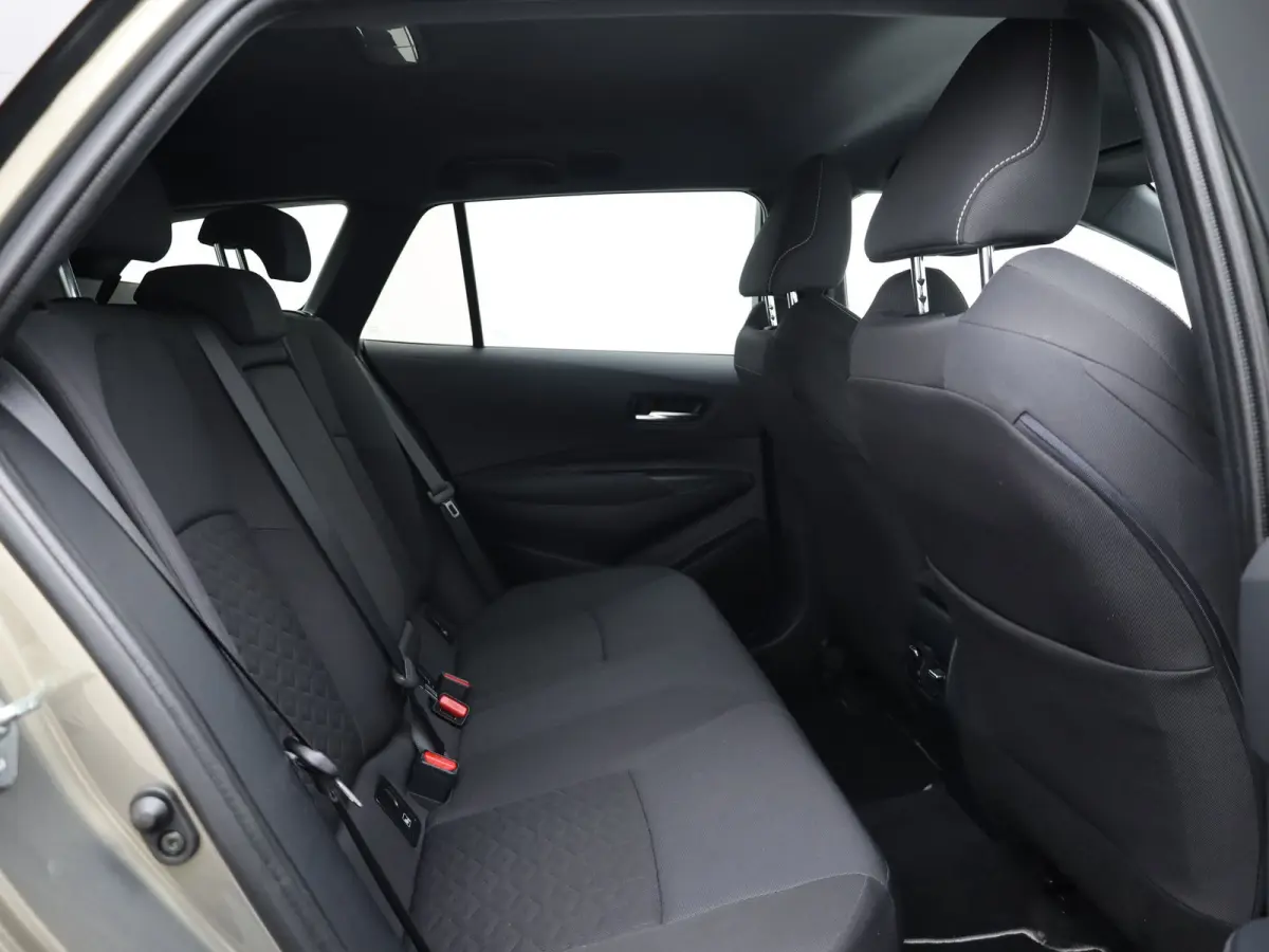 1.8 Hybrid Dynamic | Keyless | Trekhaak | Stuur & Stoel verwarming | Prijs Rijklaar!!