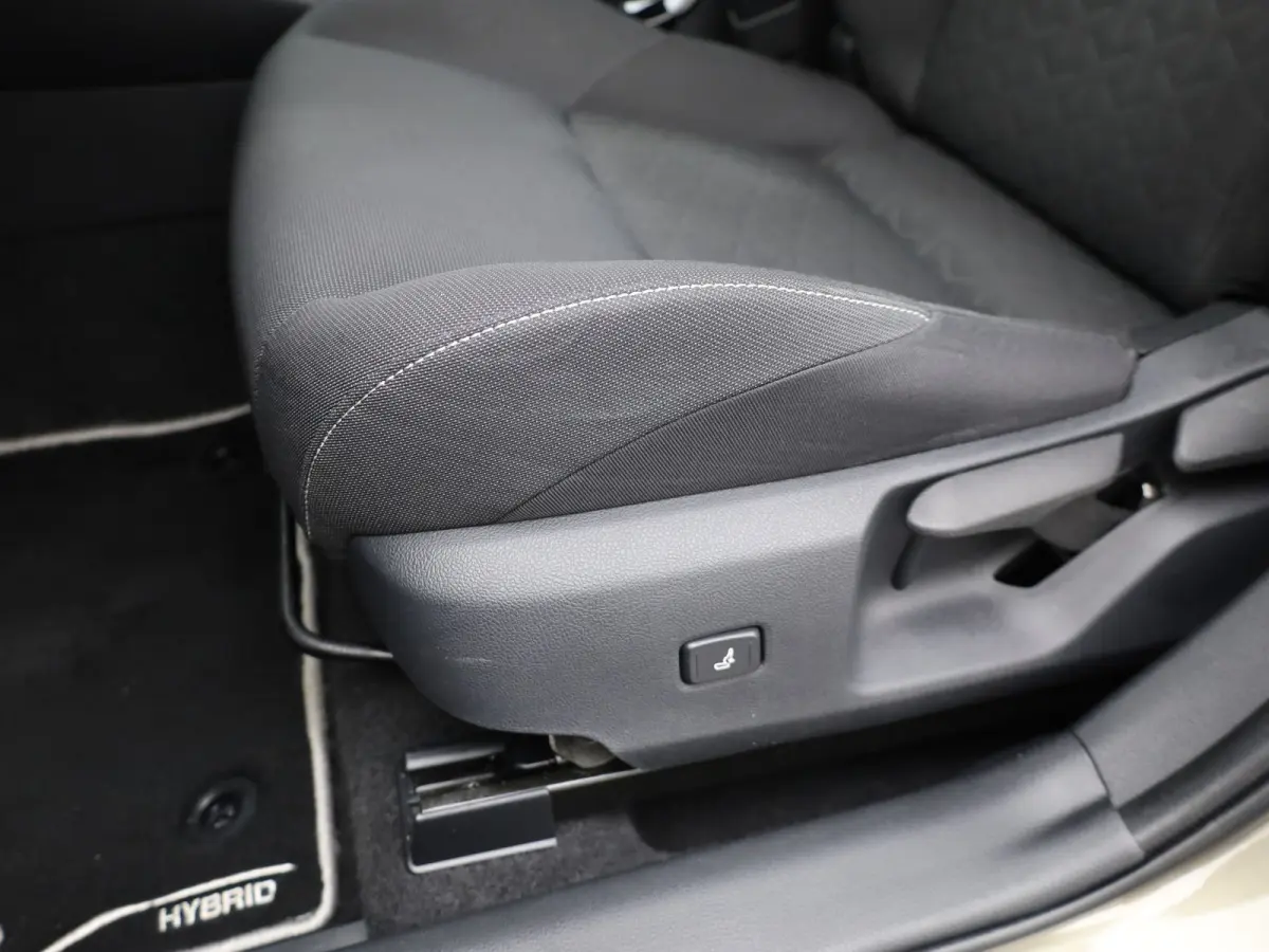 1.8 Hybrid Dynamic | Keyless | Trekhaak | Stuur & Stoel verwarming | Prijs Rijklaar!!