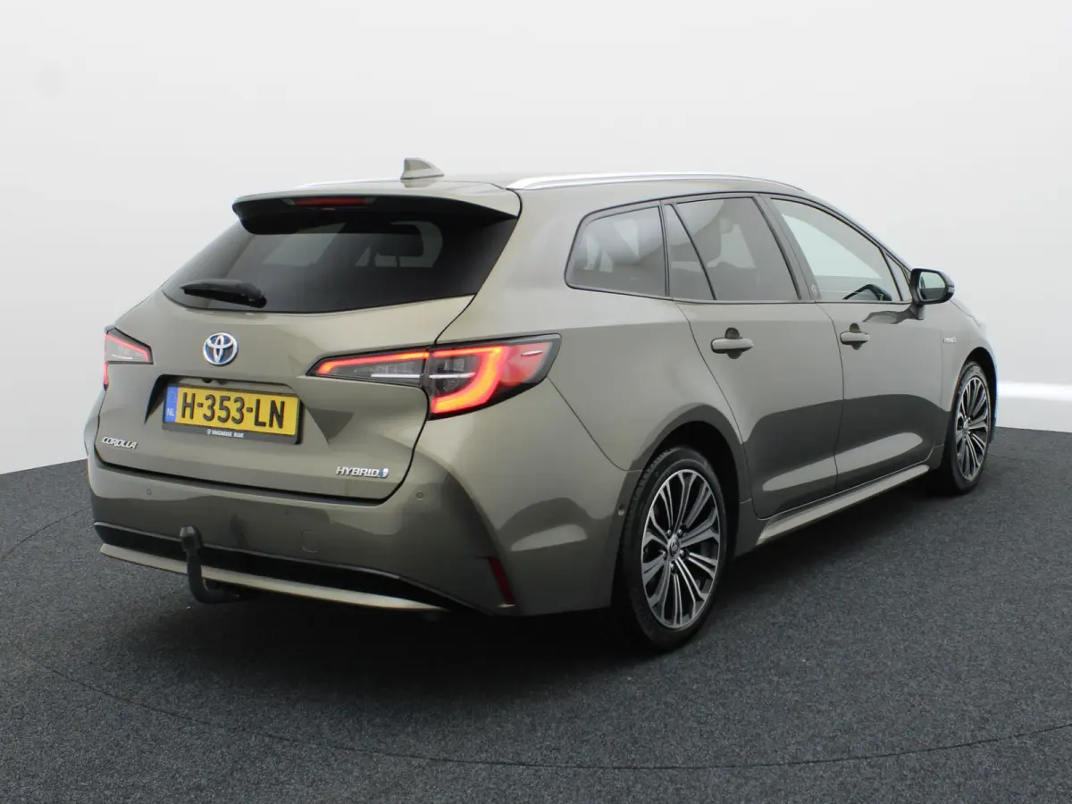 1.8 Hybrid Dynamic | Keyless | Trekhaak | Stuur & Stoel verwarming | Prijs Rijklaar!!