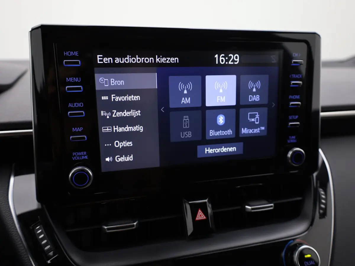 1.8 Hybrid Dynamic | Keyless | Trekhaak | Stuur & Stoel verwarming | Prijs Rijklaar!!