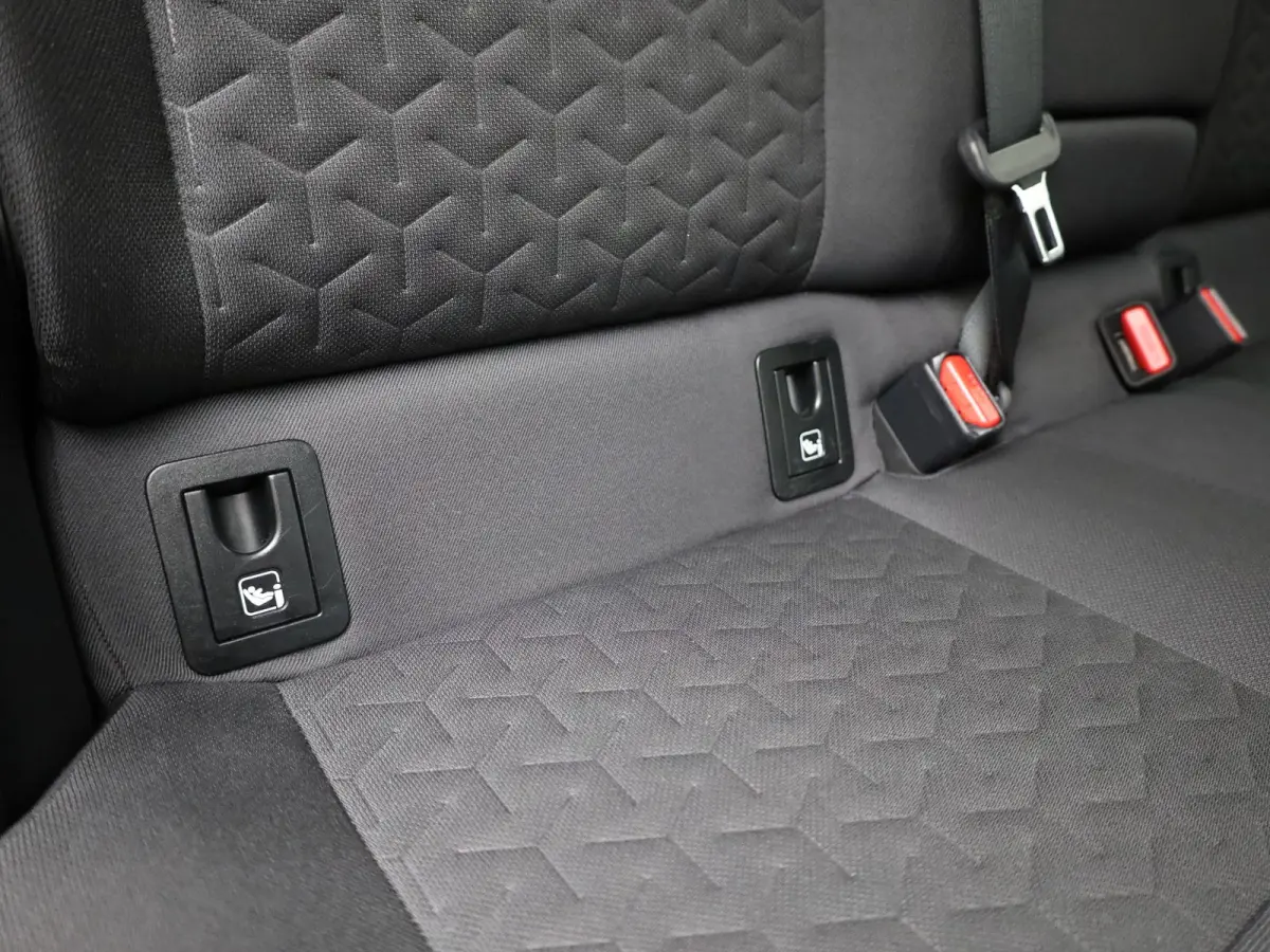 1.8 Hybrid Dynamic | Keyless | Trekhaak | Stuur & Stoel verwarming | Prijs Rijklaar!!