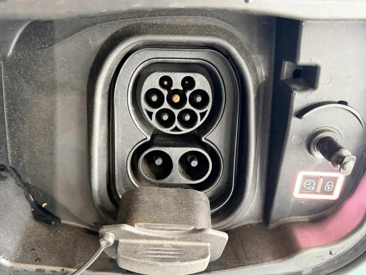Live 50 kWh SOH 92,8% | Winterpakket | Head-Up | Keyless | 180° Camera | Dodehoek | 18” LM | 1e Eigenaar | Dealeronderhouden |