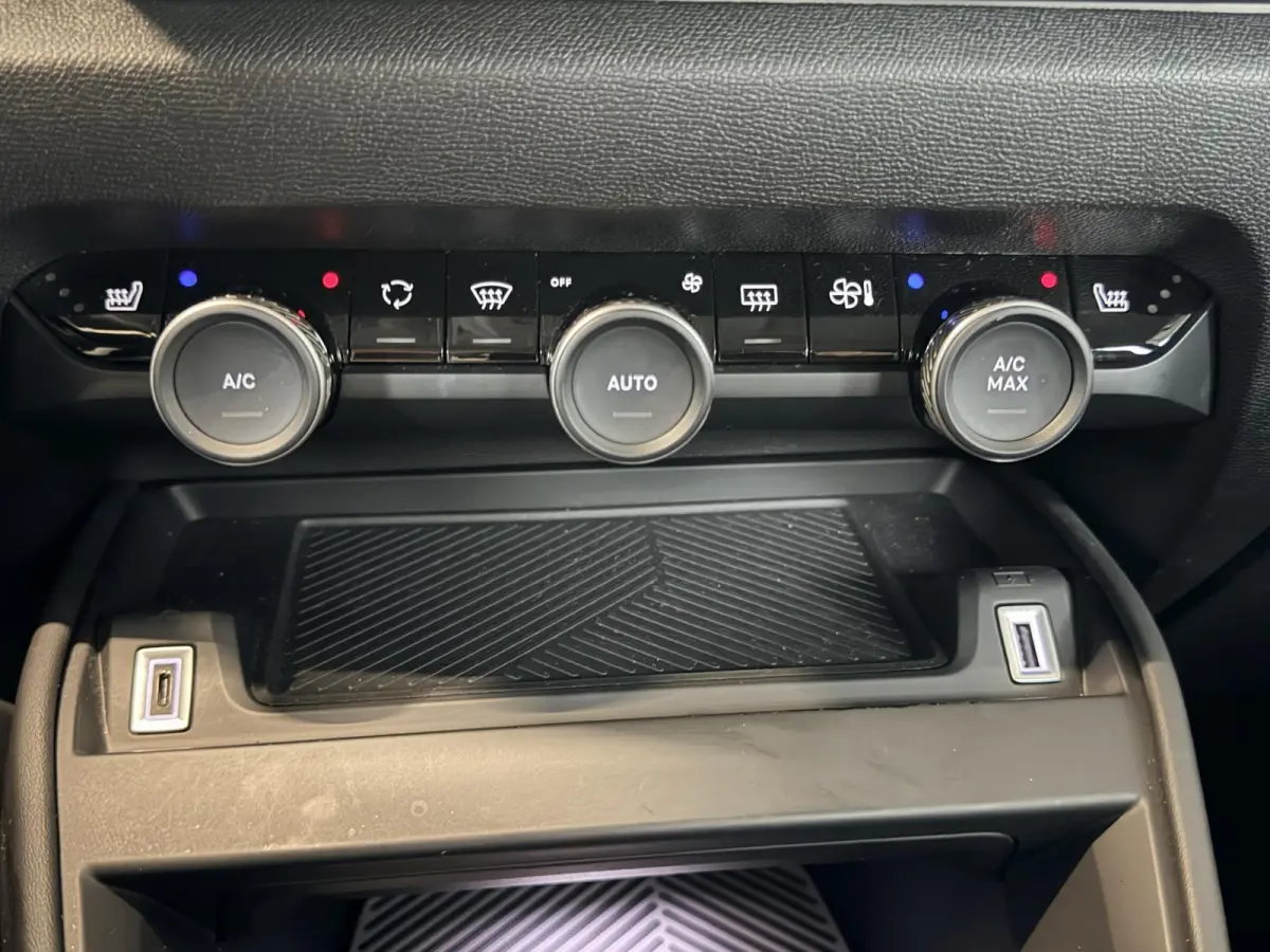 Live 50 kWh SOH 92,8% | Winterpakket | Head-Up | Keyless | 180° Camera | Dodehoek | 18” LM | 1e Eigenaar | Dealeronderhouden |