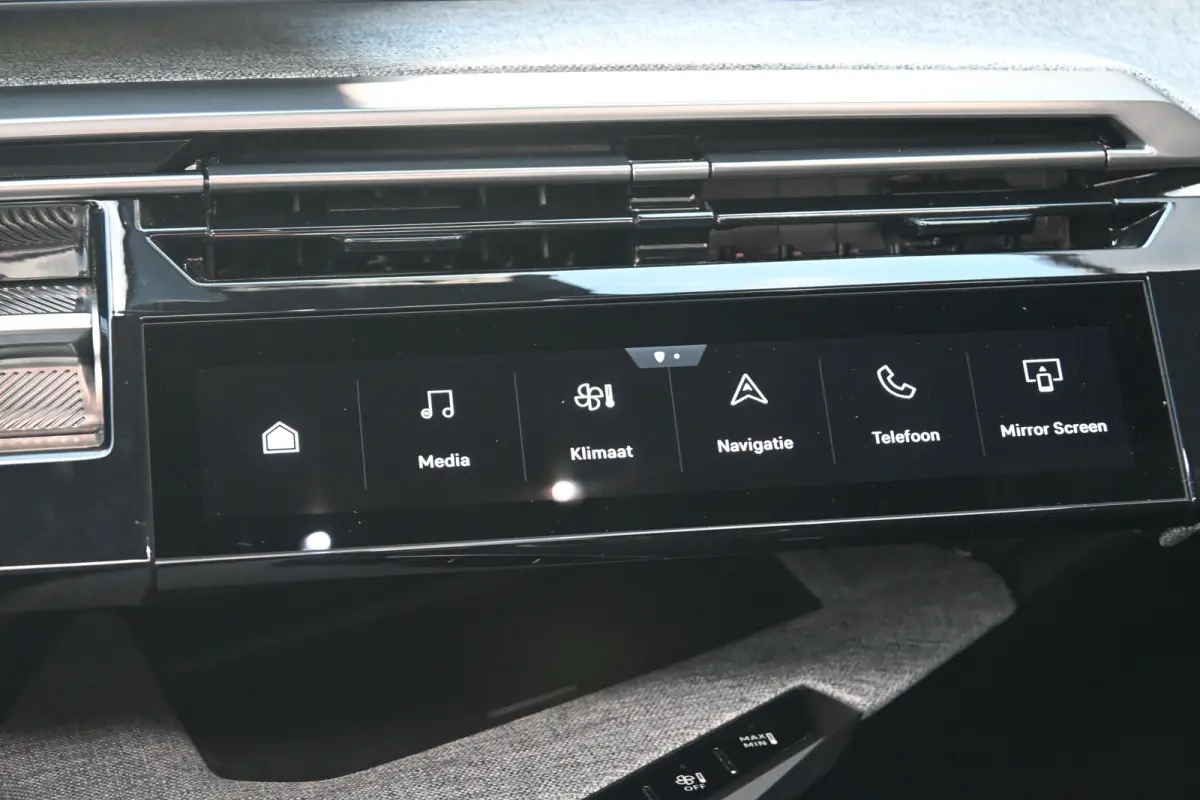 GT Avantage 73 kWh 7p 94,75%SOH! | Schuif-/Kanteldak | Elektr. Stoelen | Stoel/Stuurverwarming | Navigatie | 360 Camera !