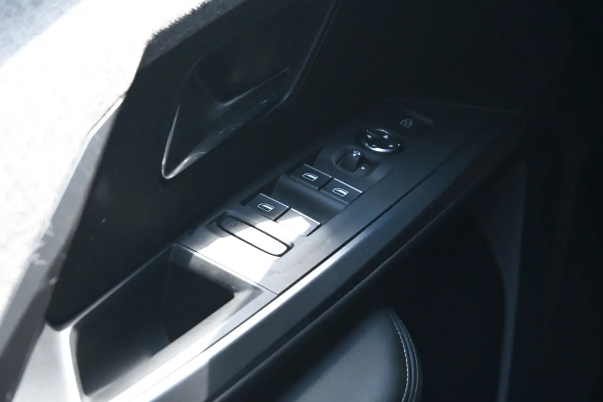 GT Avantage 73 kWh 7p | Schuif-/Kanteldak | Elektr. Stoelen | Stoel/Stuurverwarming | Navigatie | 360 Camera !