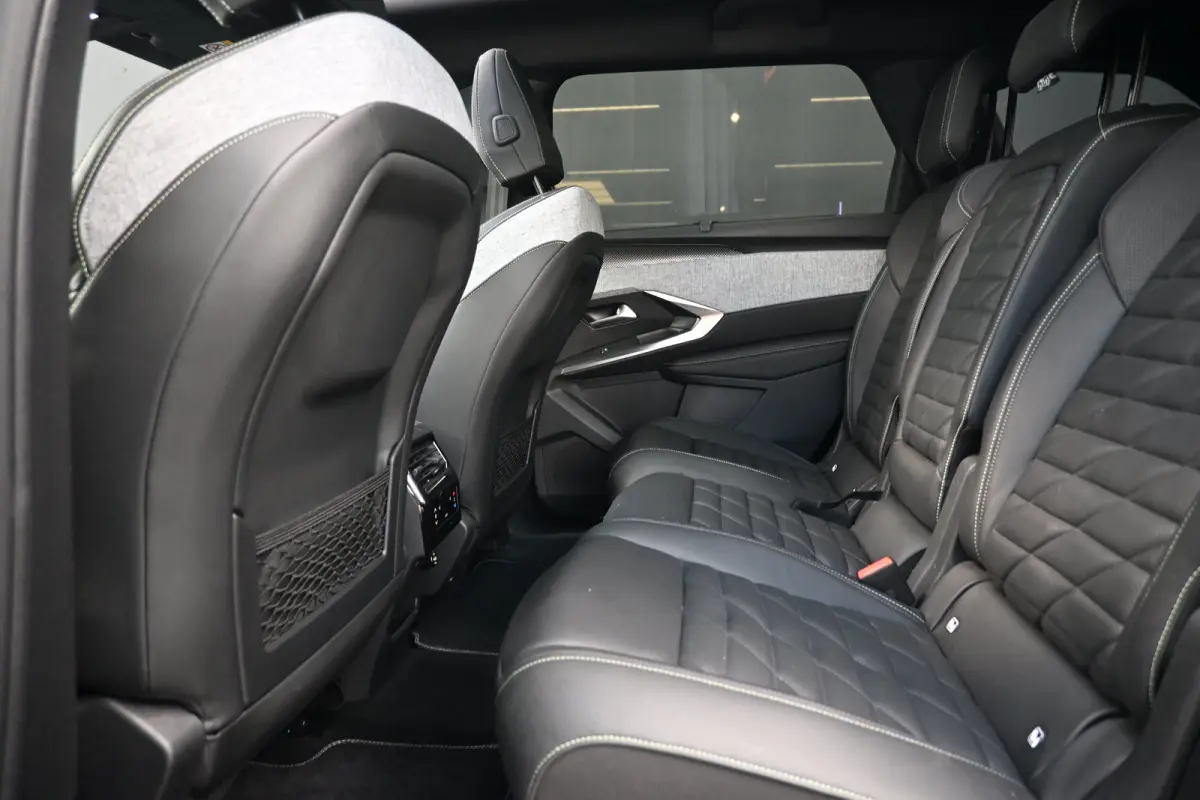 GT Avantage 73 kWh 7p 94,75%SOH! | Schuif-/Kanteldak | Elektr. Stoelen | Stoel/Stuurverwarming | Navigatie | 360 Camera !