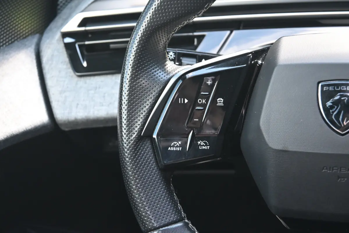 GT Avantage 73 kWh 7p | Schuif-/Kanteldak | Elektr. Stoelen | Stoel/Stuurverwarming | Navigatie | 360 Camera !