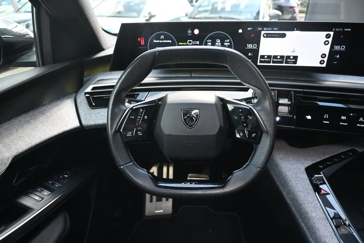 GT Avantage 73 kWh 7p | Schuif-/Kanteldak | Elektr. Stoelen | Stoel/Stuurverwarming | Navigatie | 360 Camera !