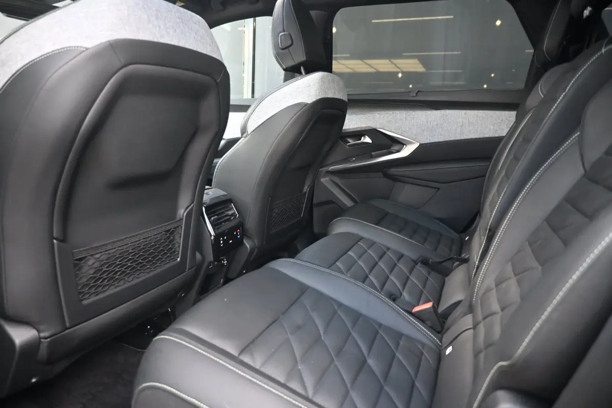 GT Avantage 73 kWh 7p | Schuif-/Kanteldak | Elektr. Stoelen | Stoel/Stuurverwarming | Navigatie | 360 Camera !