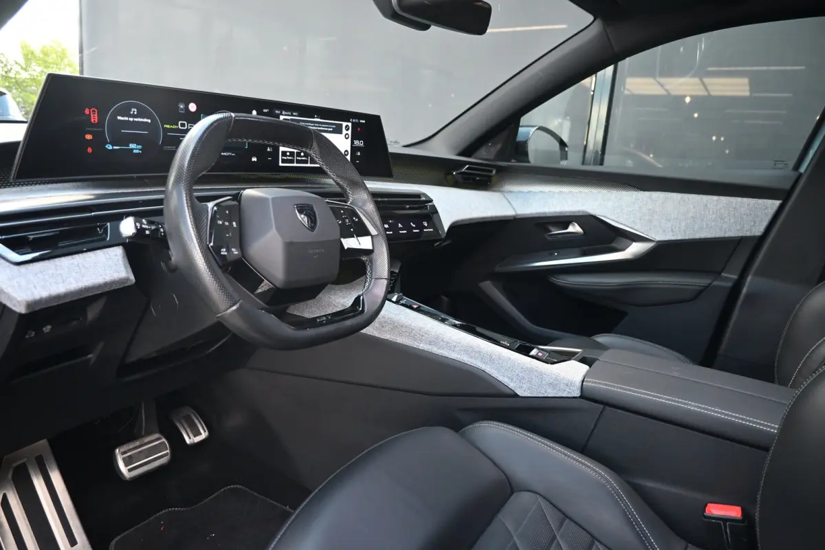 GT Avantage 73 kWh 7p | Schuif-/Kanteldak | Elektr. Stoelen | Stoel/Stuurverwarming | Navigatie | 360 Camera !