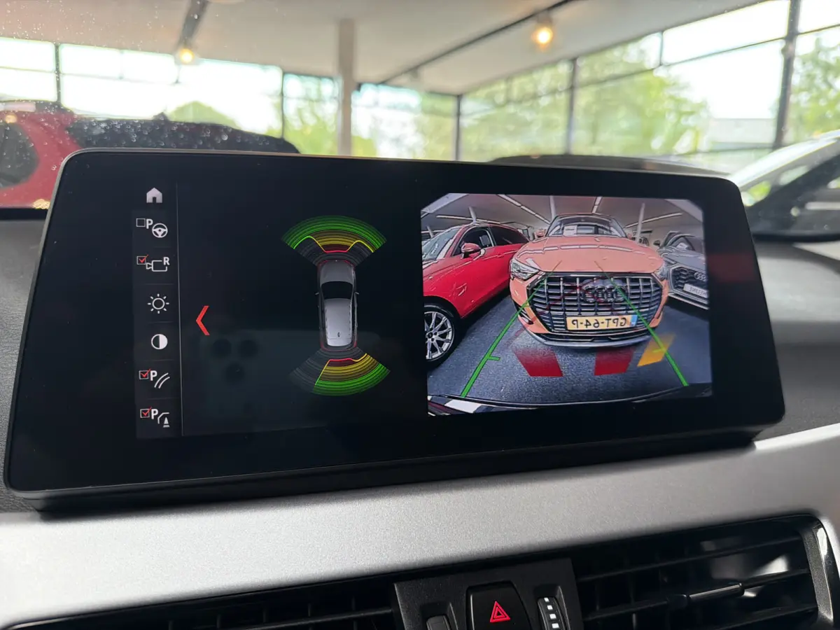 xDrive25e Executive CAMERA/NAVI/HEAD-UP