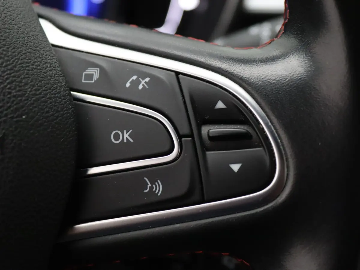 160pk TCe Black Edition Apple Carplay/Android Auto | Climate
