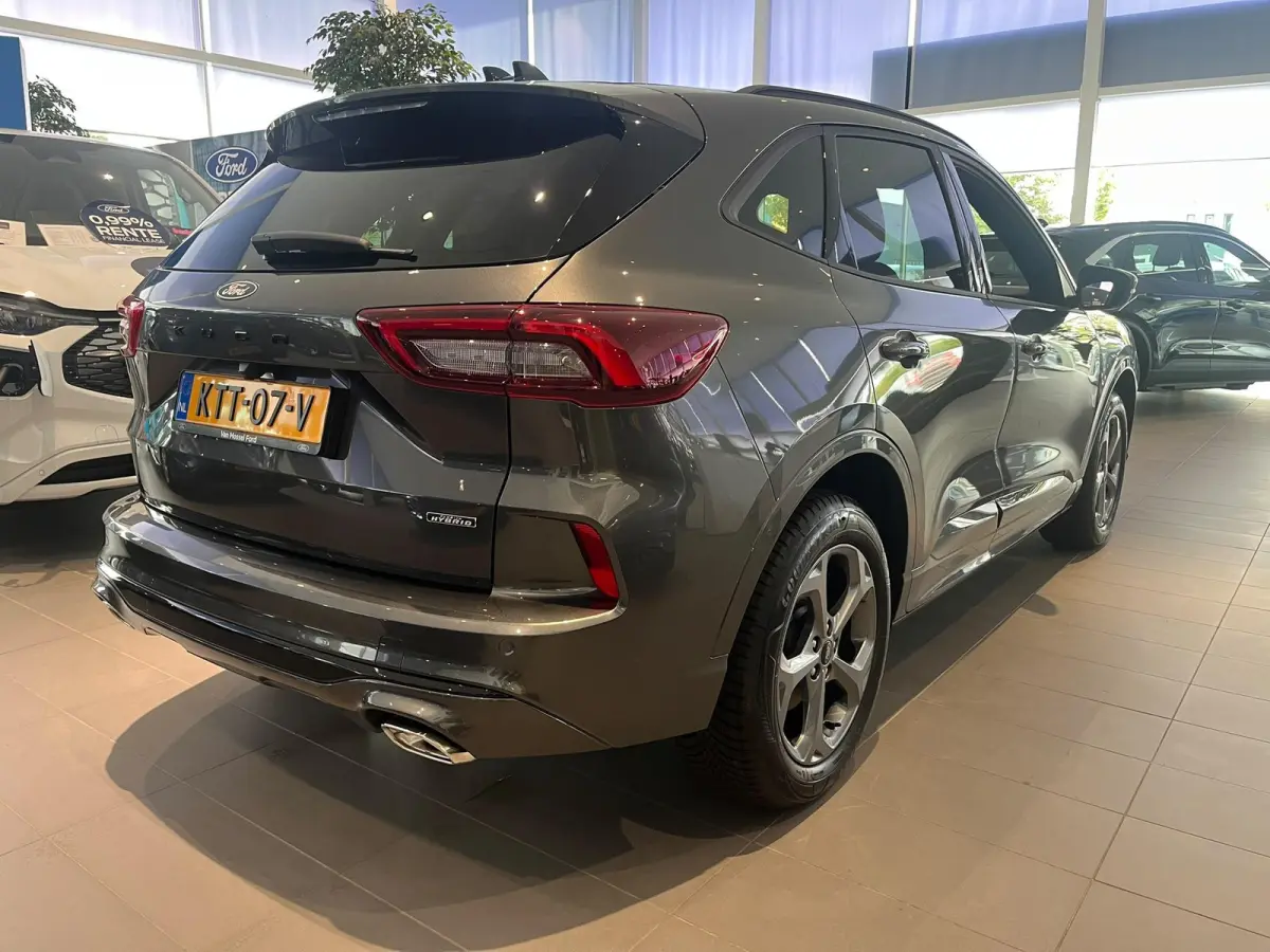 2.5 PHEV ST-Line | €7450,- Voordeel! | BLIS | Draadloos Carplay | Stoel/Voorruit/Stuurwielverwarming | All Weather Banden! |