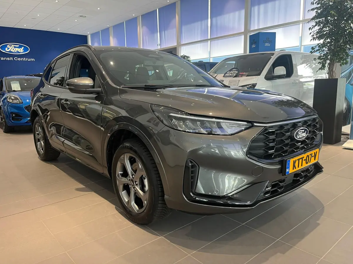 2.5 PHEV ST-Line | €7450,- Voordeel! | BLIS | Draadloos Carplay | Stoel/Voorruit/Stuurwielverwarming | All Weather Banden! |