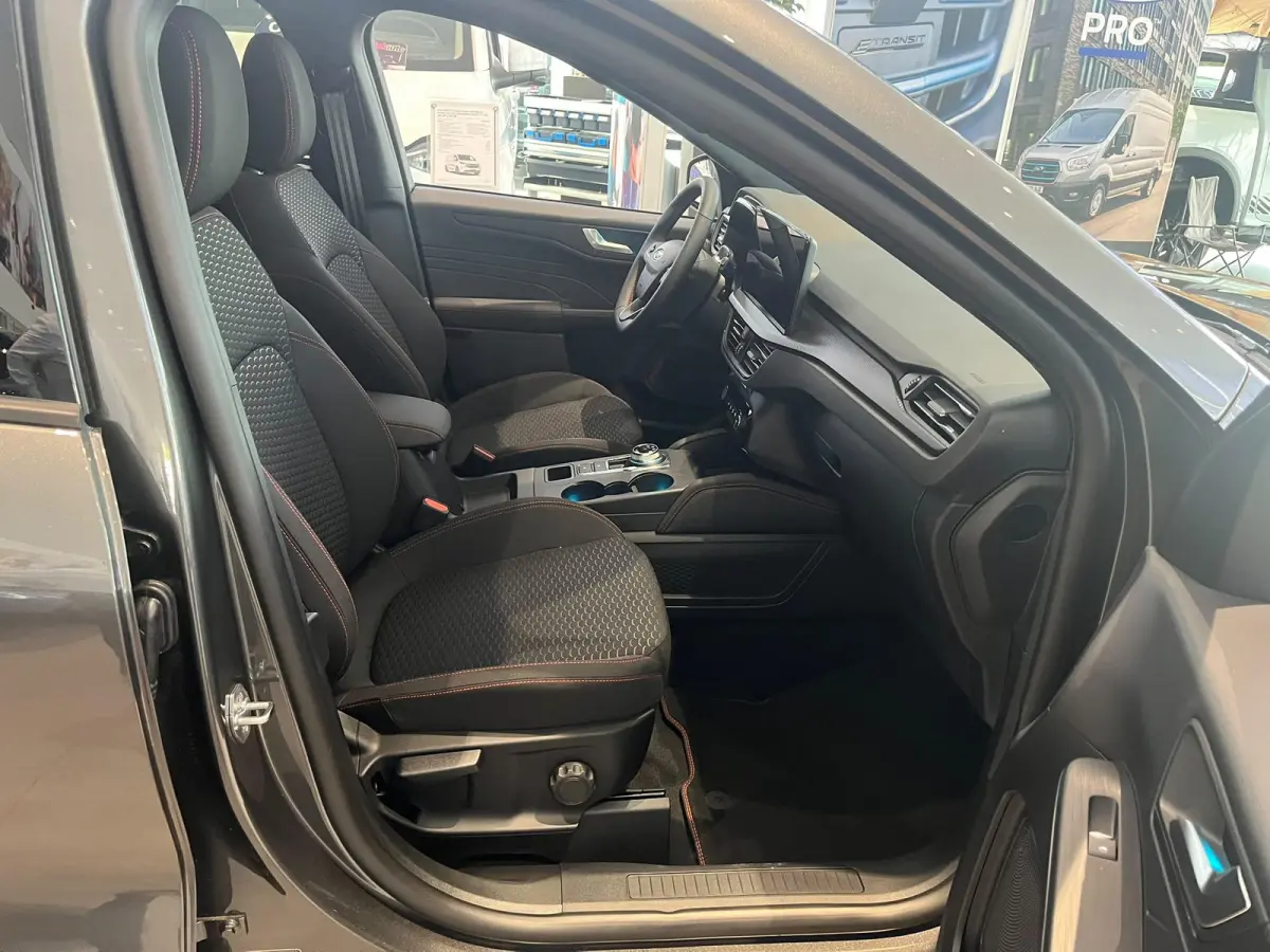 2.5 PHEV ST-Line | €7450,- Voordeel! | BLIS | Draadloos Carplay | Stoel/Voorruit/Stuurwielverwarming | All Weather Banden! |