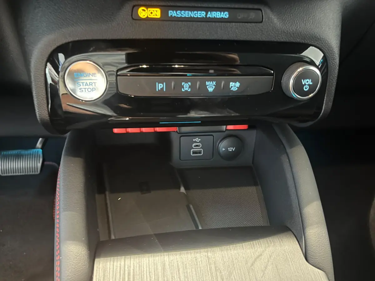 2.5 PHEV ST-Line | €7450,- Voordeel! | BLIS | Draadloos Carplay | Stoel/Voorruit/Stuurwielverwarming | All Weather Banden! |
