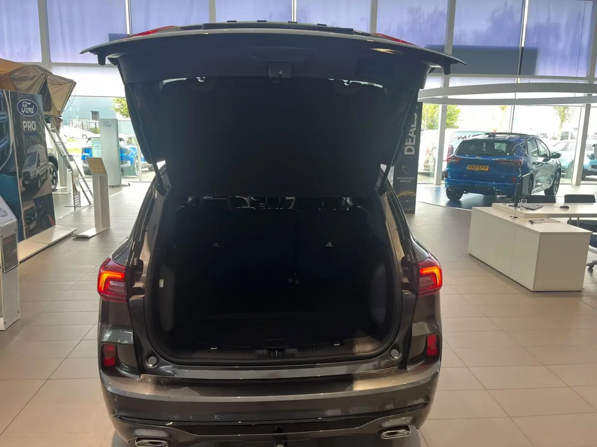 2.5 PHEV ST-Line | €7450,- Voordeel! | BLIS | Draadloos Carplay | Stoel/Voorruit/Stuurwielverwarming | All Weather Banden! |