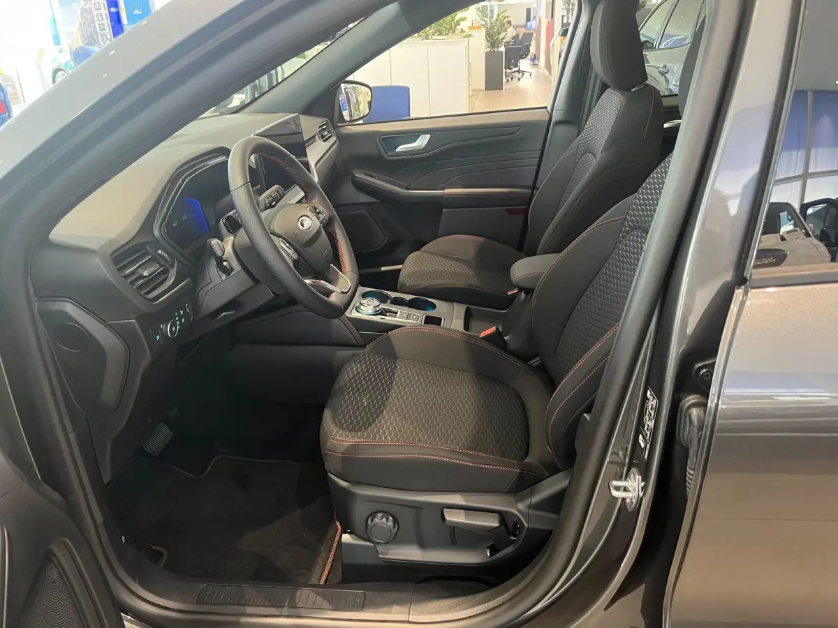 2.5 PHEV ST-Line | €7450,- Voordeel! | BLIS | Draadloos Carplay | Stoel/Voorruit/Stuurwielverwarming | All Weather Banden! |