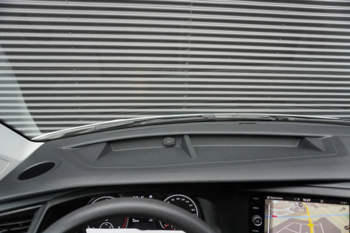 150pk L2H1 Apple Carplay Parkeersensoren Navigatie Achterdeuren Cruise control 3-Zits