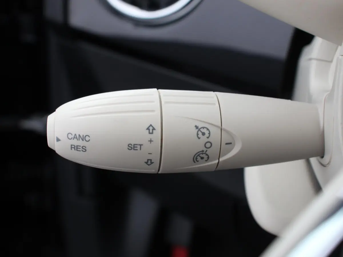1.0 Hybrid Bellavita Navigatie  Climate Control  Apple Carplay/Android Auto  Dab Digitale Cockpit Parkeer sensoren