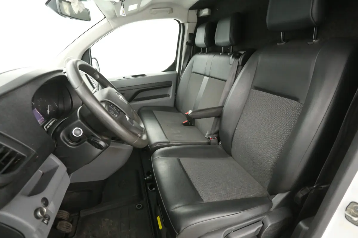 2.0 CDTI L3H1 | Airco | Camera | Cruise | 3 Zits | Carplay | Navi | Parkeersens. | Imperiaal