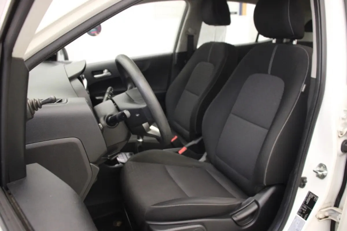 1.0 DPI ComfortLine 5 Deurs - Airco, Cruise