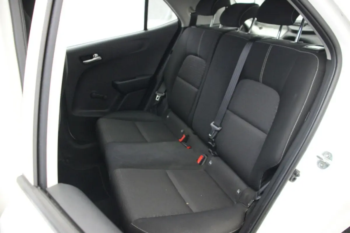 1.0 DPI ComfortLine 5 Deurs - Airco, Cruise