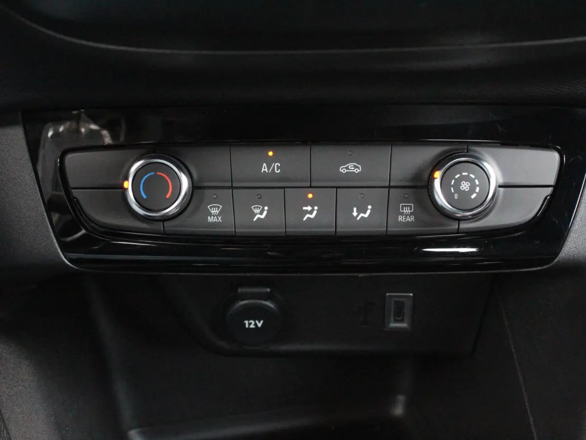 1.2 Turbo 100pk Automaat GS Navigatie Apple Carplay/Android Auto Digitale Cockpit Camera Parkeer sensoren Airco