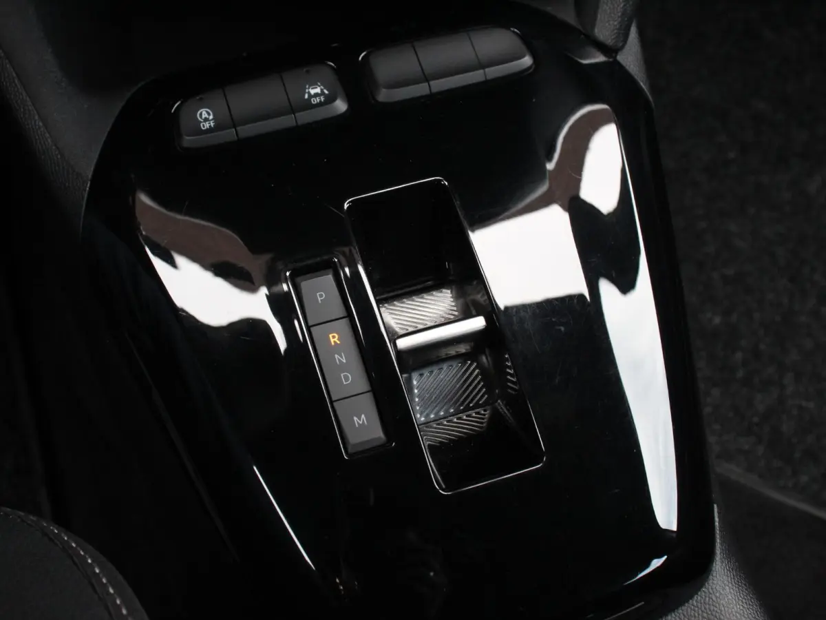 1.2 Turbo 100pk Automaat GS Navigatie Apple Carplay/Android Auto Digitale Cockpit Camera Parkeer sensoren Airco