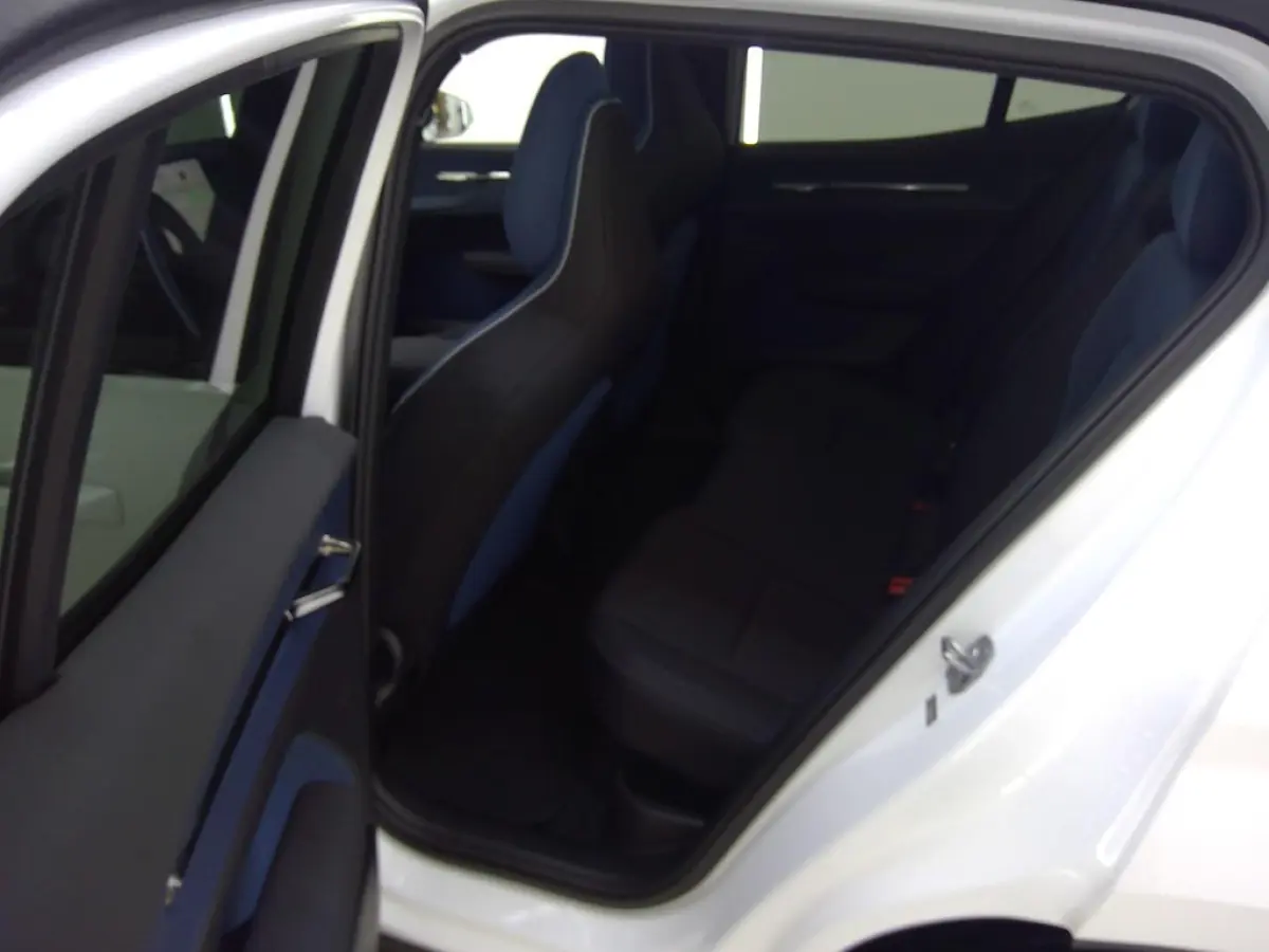 Twin Motor Performance Ultra 69 kWh | PANO | 20" | Getint Glas | Climate pack | 22 kW lader | Cruise control adaptief met Stop&Go en stuurhulp | DAB ontvanger