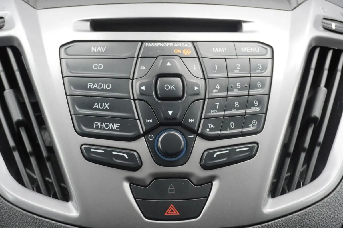 101pk L1H1 Trekhaak Navigatie Airco Cruise control Camera Parkeersensoren