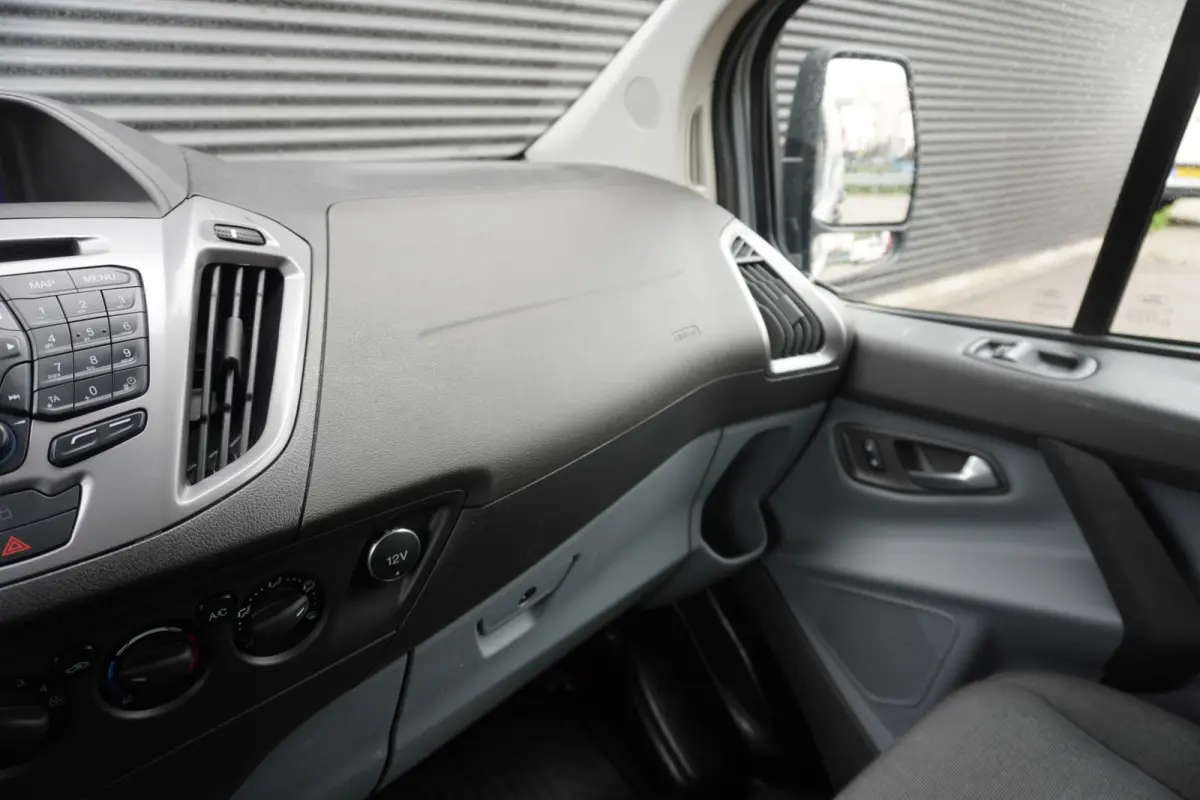101pk L1H1 Trekhaak Navigatie Airco Cruise control Camera Parkeersensoren