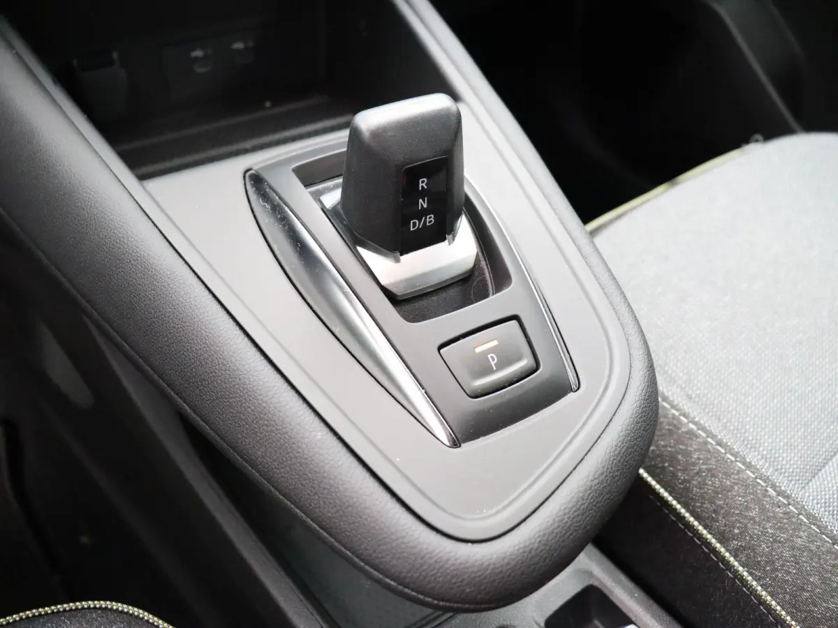 1.8 E-Tech full hybrid 160 techno | Achteruitrijcamera | Adaptieve Cruise Control | Parkeersensoren voor en achter | Google Maps Navigatie |