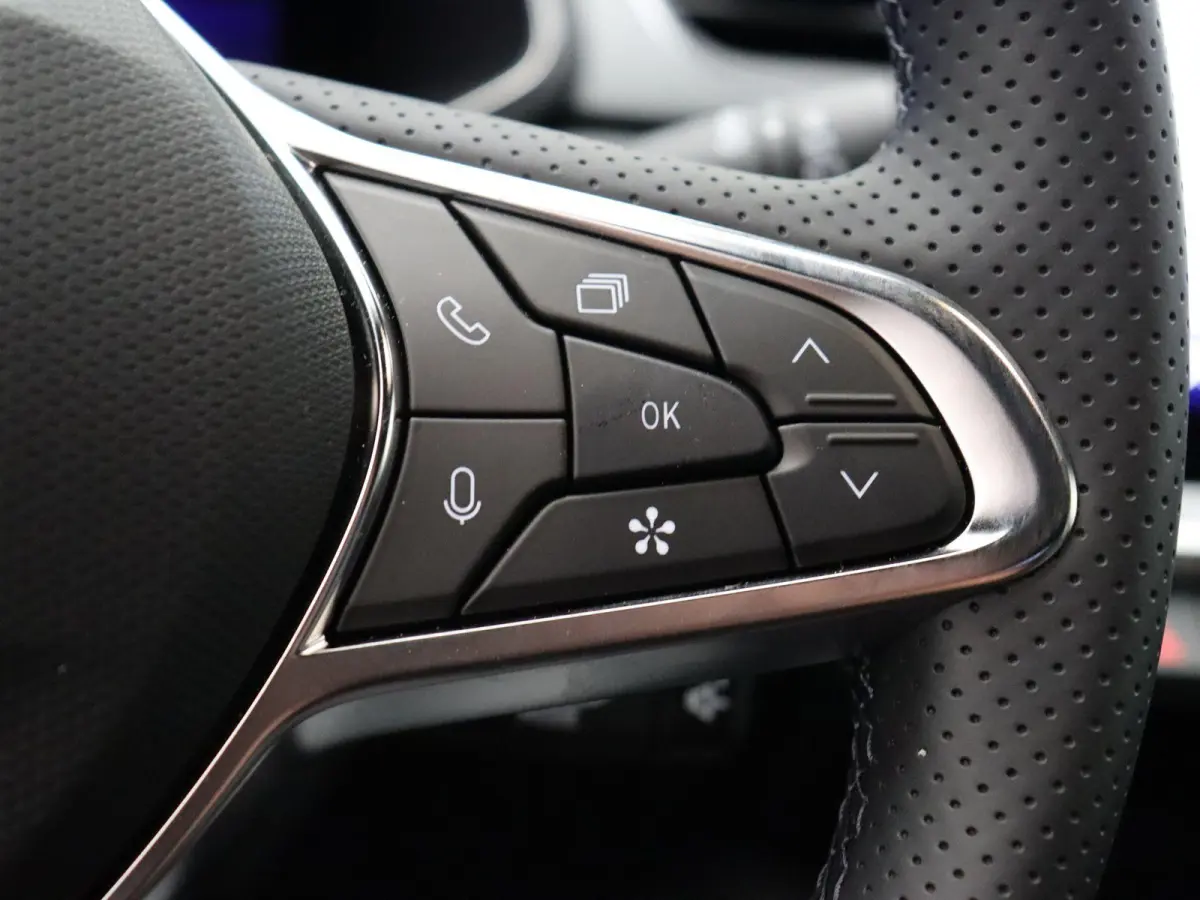 1.8 E-Tech full hybrid 160 techno | Achteruitrijcamera | Adaptieve Cruise Control | Parkeersensoren voor en achter | Google Maps Navigatie |