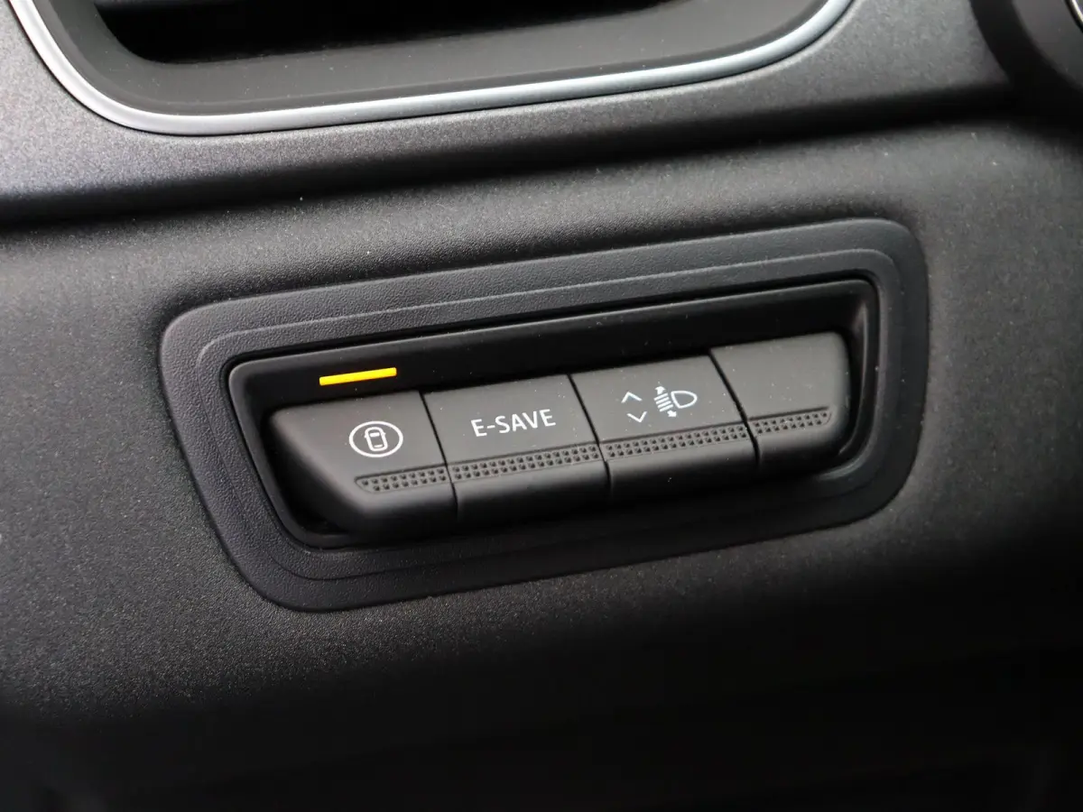 1.8 E-Tech full hybrid 160 techno | Achteruitrijcamera | Adaptieve Cruise Control | Parkeersensoren voor en achter | Google Maps Navigatie |