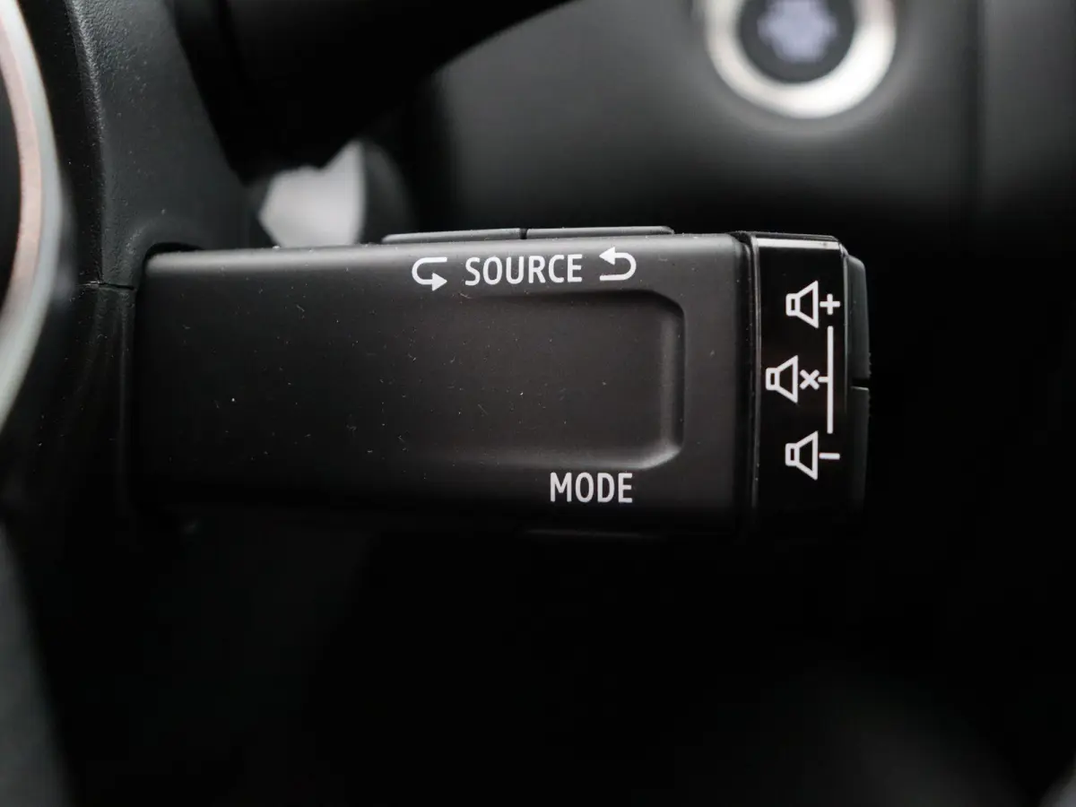 1.8 E-Tech full hybrid 160 techno | Achteruitrijcamera | Adaptieve Cruise Control | Parkeersensoren voor en achter | Google Maps Navigatie |