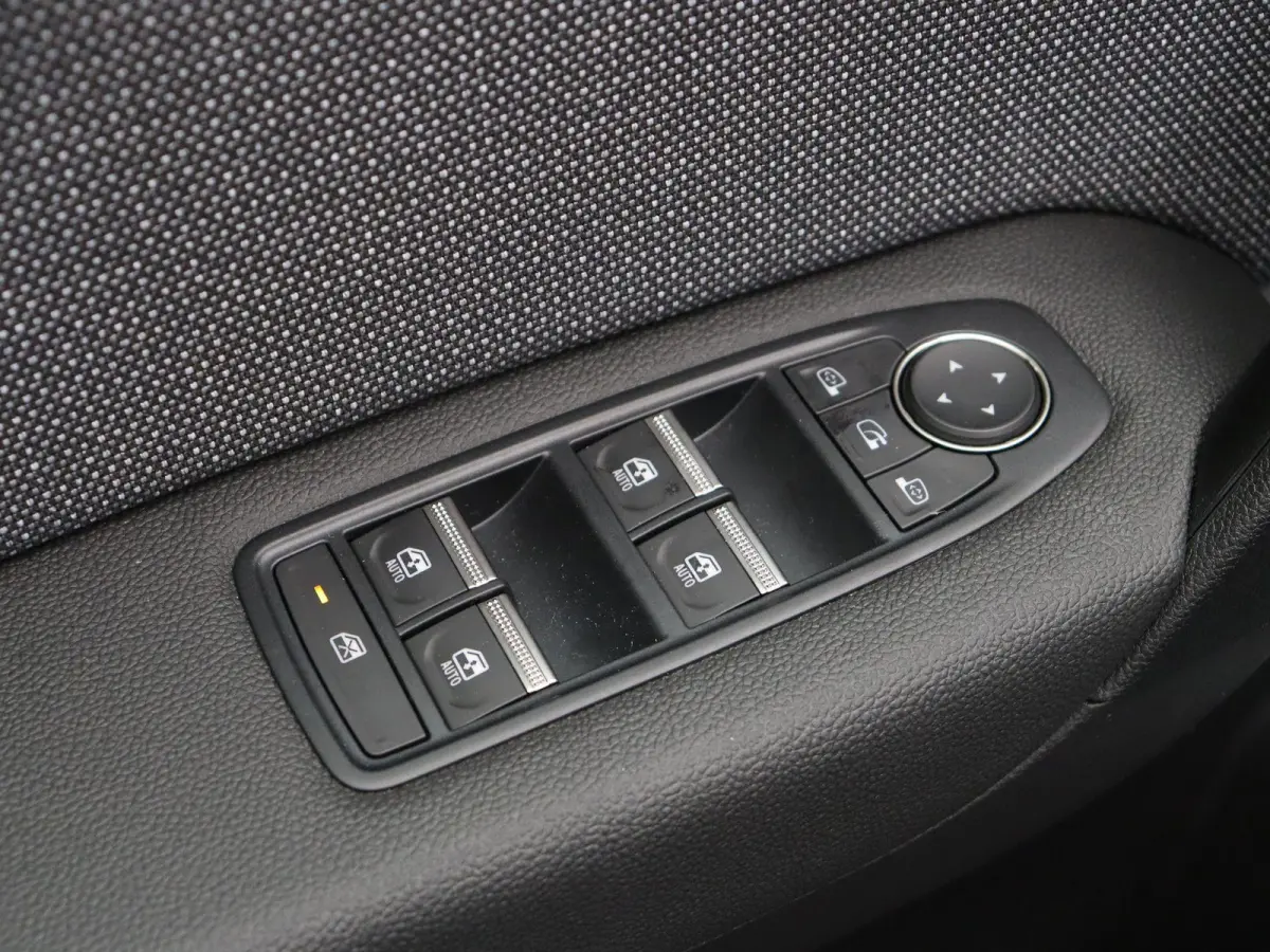 1.8 E-Tech full hybrid 160 techno | Achteruitrijcamera | Adaptieve Cruise Control | Parkeersensoren voor en achter | Google Maps Navigatie |