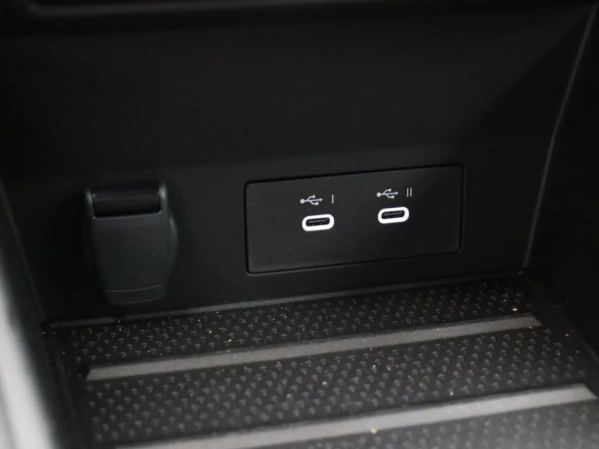 1.8 E-Tech full hybrid 160 techno | Achteruitrijcamera | Adaptieve Cruise Control | Parkeersensoren voor en achter | Google Maps Navigatie |
