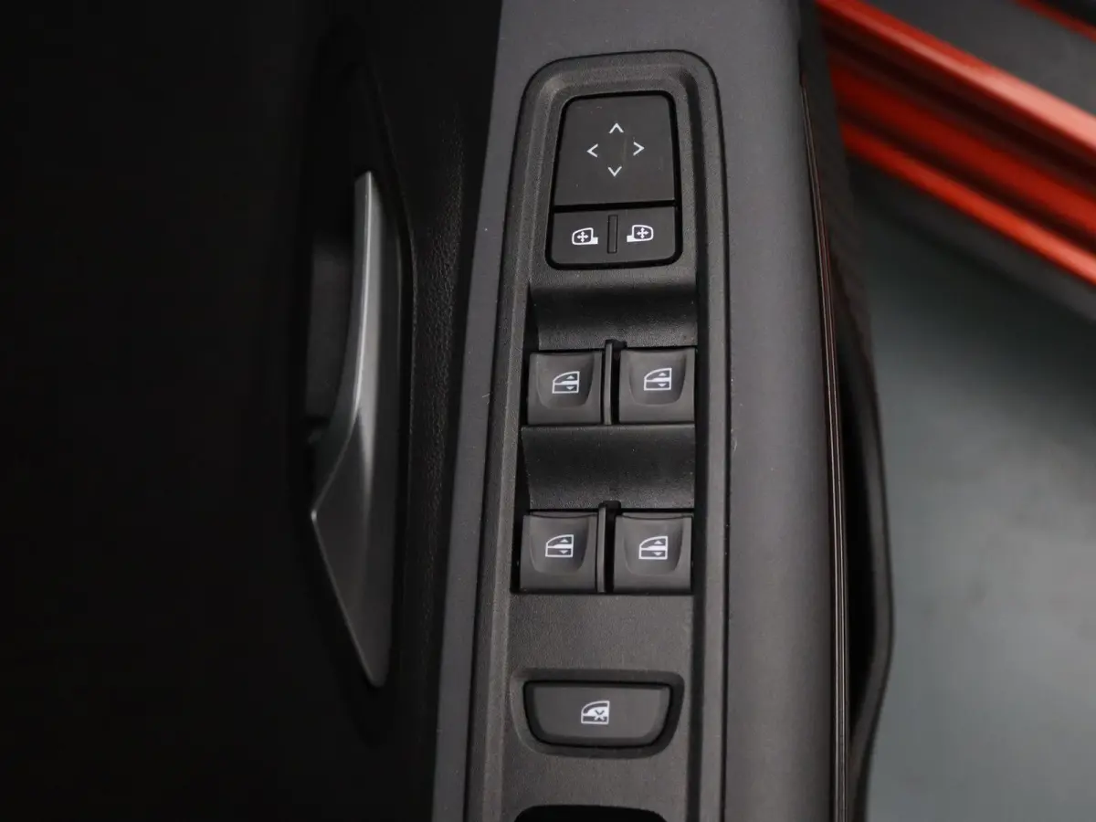 140pk Hybrid Extreme 7p. Apple Carplay/Android Auto | Climate